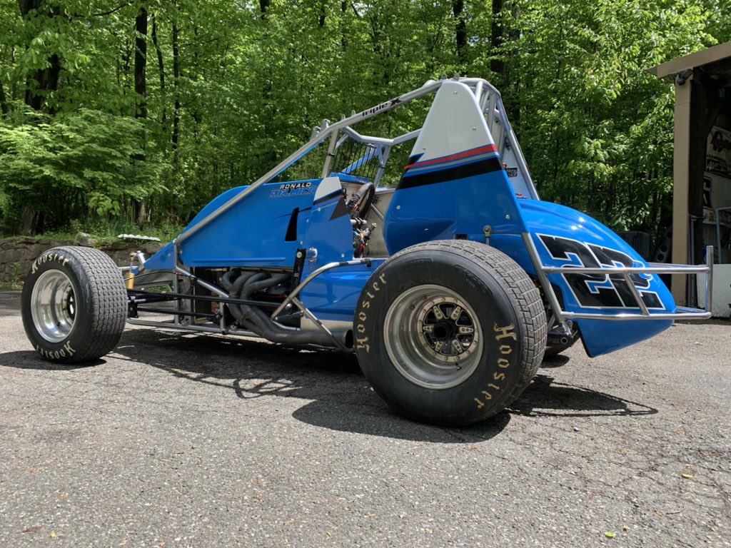 Helmick22R's tweet photo. Raceday @USACecsc style! Little 4.7 mile trip down the mountain to the hometown track of Grandview Speedway. 2nd career sprint car start, first time wingless 😅 #rhr22r #360sprintcar https://t.co/cB29ZyremE