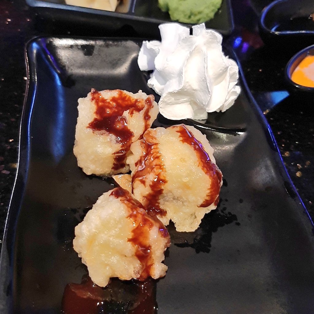 Umiya San Antonio Texas
Nice Japanese lunch special made to order smorgasbord 
Mon-Sat 11-3:30
I was shocked how much 2 skinnies sitting next to me at the bar ate. One said he was here yesterday also & ate 10 rolls😱=80 pieces of sushi🤣
#YummyliciousChef🐻 #Restaurants #Dining