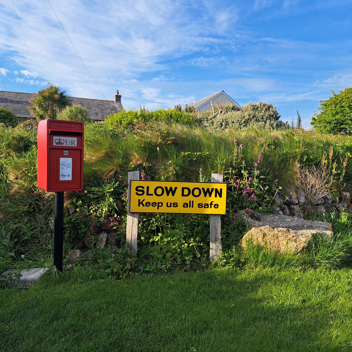 Late entry for #postboxsaturday (and not a very exciting one) as been travelling all day. Spotted on walk to pub in Botallack this evening for food.