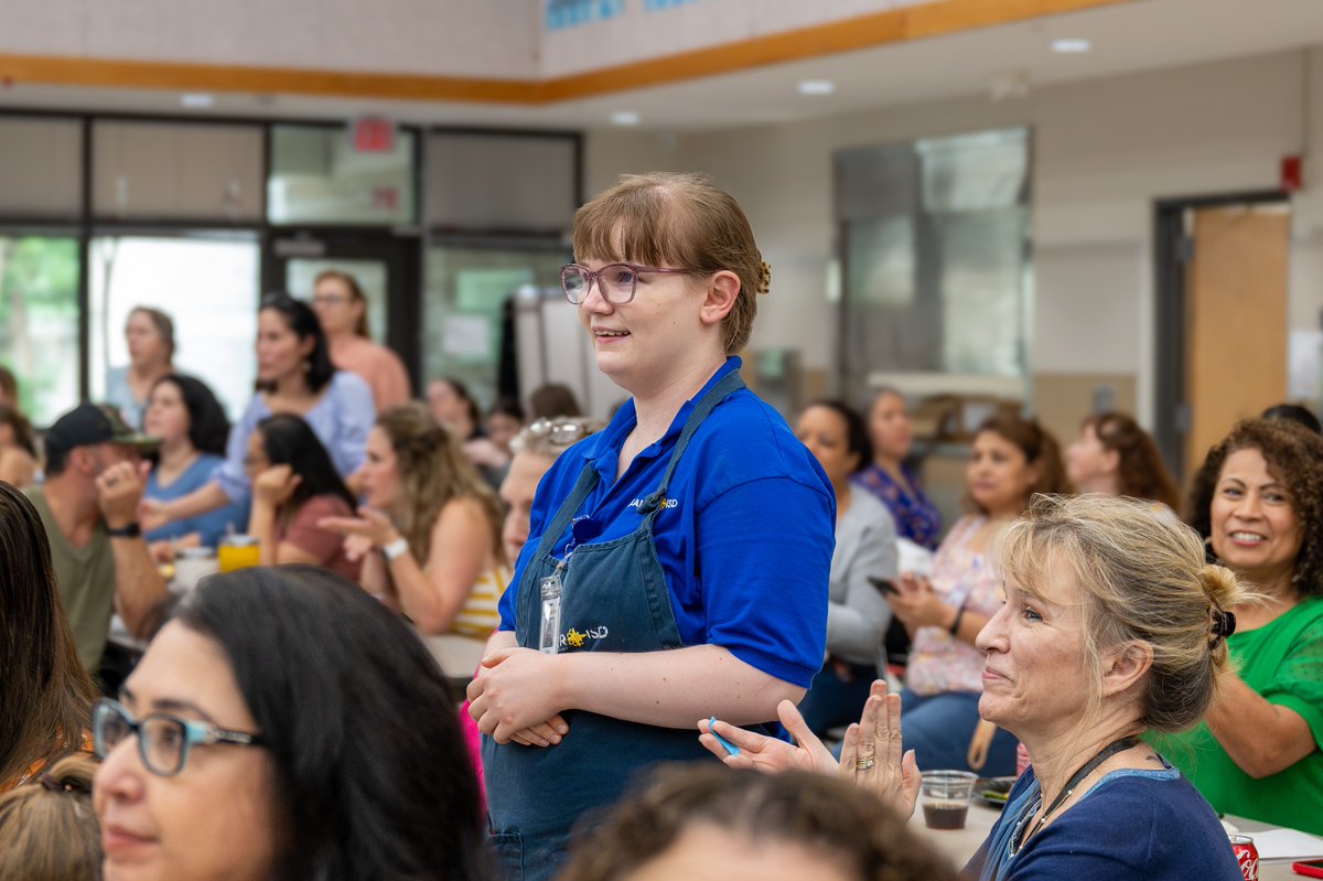 We ❤️ our #1LISD Child Nutrition Services! 🎉 CNS employees gathered Wednesday for an end-of-year celebration where staff were recognized for their years-of-service milestones, monthly giving to @LEEF_TX, perfect attendance & more! 📸 bit.ly/44DsJQZ #NoPlaceLikeLISD