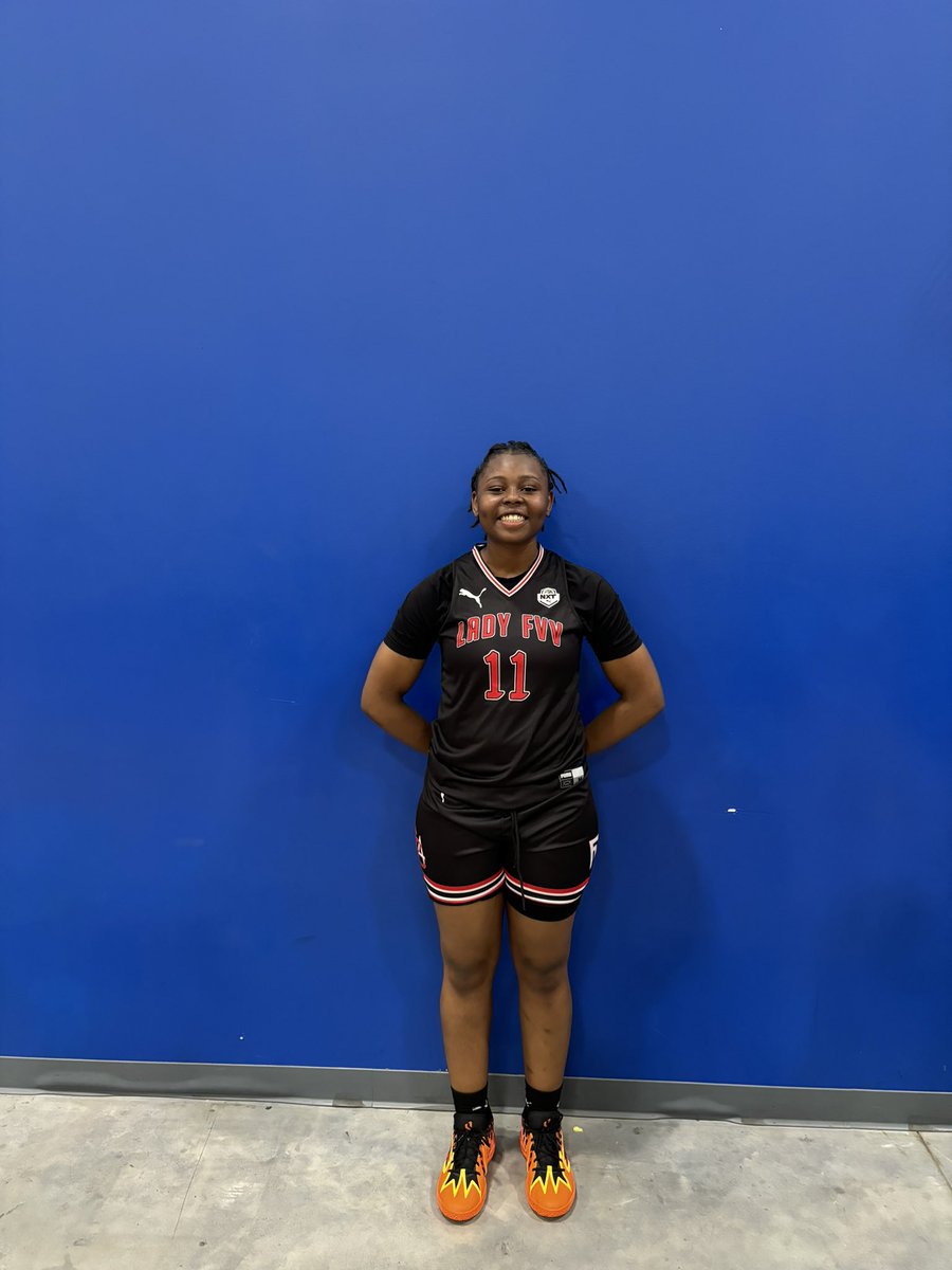 Alanna #11, a tenacious 5'8' forward from Team FVV, class of 2025!
🔹 Exceptional rebounder, always in the mix for crucial boards
🔹 True hustler on the court, never giving up on a play
🔹 Efficient finisher, converting plays with physical prowess
#Basketball #HustleAndHeart