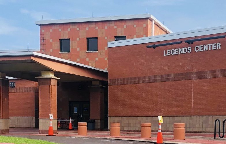 In light of yesterday’s severe weather, the City of Jacksonville is keeping the Legends Center open until 10 p.m. tonight for those without power. Our partners at @NewsfromJEA are tirelessly working to restore the remaining outages. Please stay safe and seek refuge if needed.
