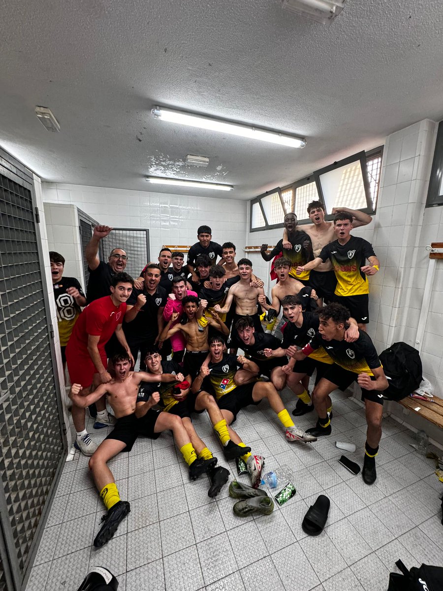 Juvenil Segunda 💛/

<a href="/cfprogreso/">C.F.S.PROGRESO</a> 2

<a href="/CDPlusUltra/">CD Plus Ultra</a> 0

Partidazo entre los dos primeros clasificados . Que con la victoria nos ponemos en lo alto de la tabla. Primera parte igualada entre los dos equipos, la segunda parte se decantó a favor de los nuestros. 

Enhorabuena Amarillos💛