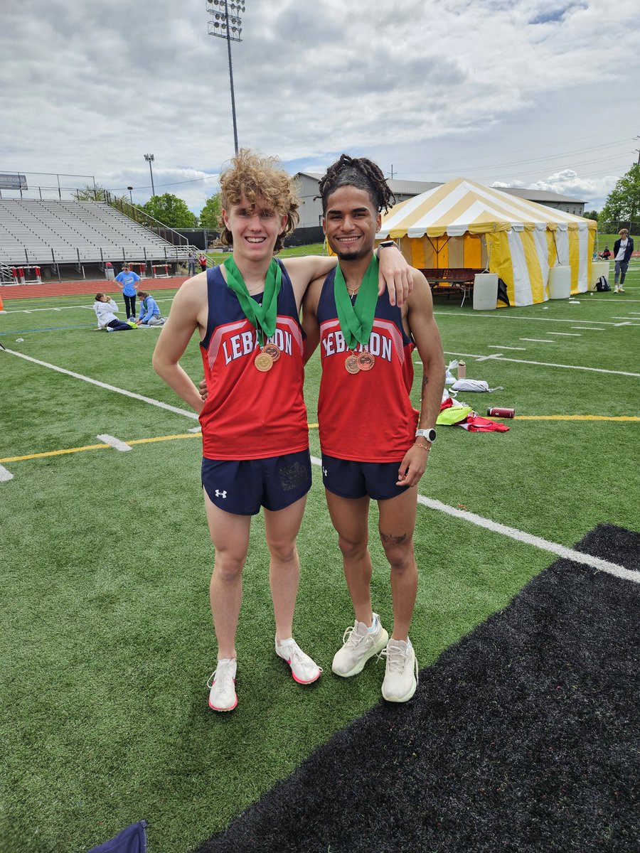 Huge race for Owen Kreider in the 800m, picking up 4th place in 1:58.84! Ramon Urena snags 7th in 1:59.34. Go Cedars!!! 🌲 🌲 🌲