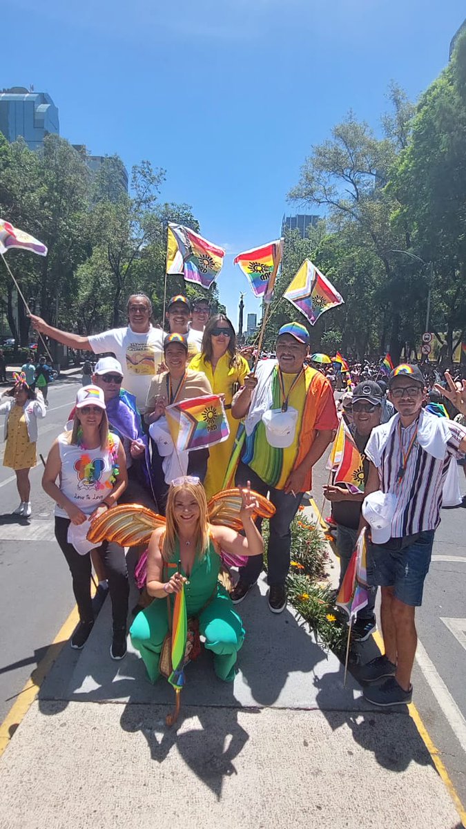 antoniomedina41's tweet photo. Este #2DeJunio para que los derechos de la 🏳️‍🌈 #DiversidadSexual 🏳️‍⚧️ sigan avanzando, 💛💛💛#VotaDeCorazón... 🗳 ¡ #VotaPRD ! 
#OrgulloPRD
@PRDMexico 🌞 https://t.co/NBZnIunWml