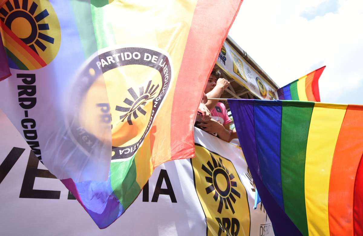 antoniomedina41's tweet photo. Este #2DeJunio para que los derechos de la 🏳️‍🌈 #DiversidadSexual 🏳️‍⚧️ sigan avanzando, 💛💛💛#VotaDeCorazón... 🗳 ¡ #VotaPRD ! 
#OrgulloPRD
@PRDMexico 🌞 https://t.co/NBZnIunWml
