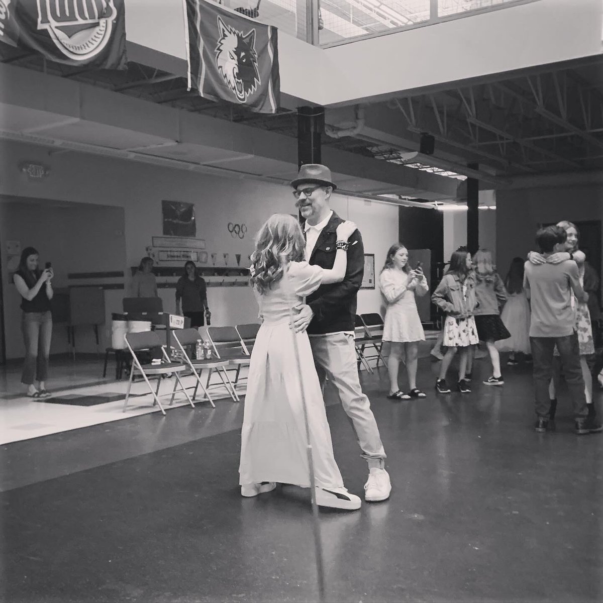 jeffdeyo's tweet image. How is a daddy supposed to make it through a special night like this? 🥹😍🫶 #sixthgradedance #daddydaughterdance