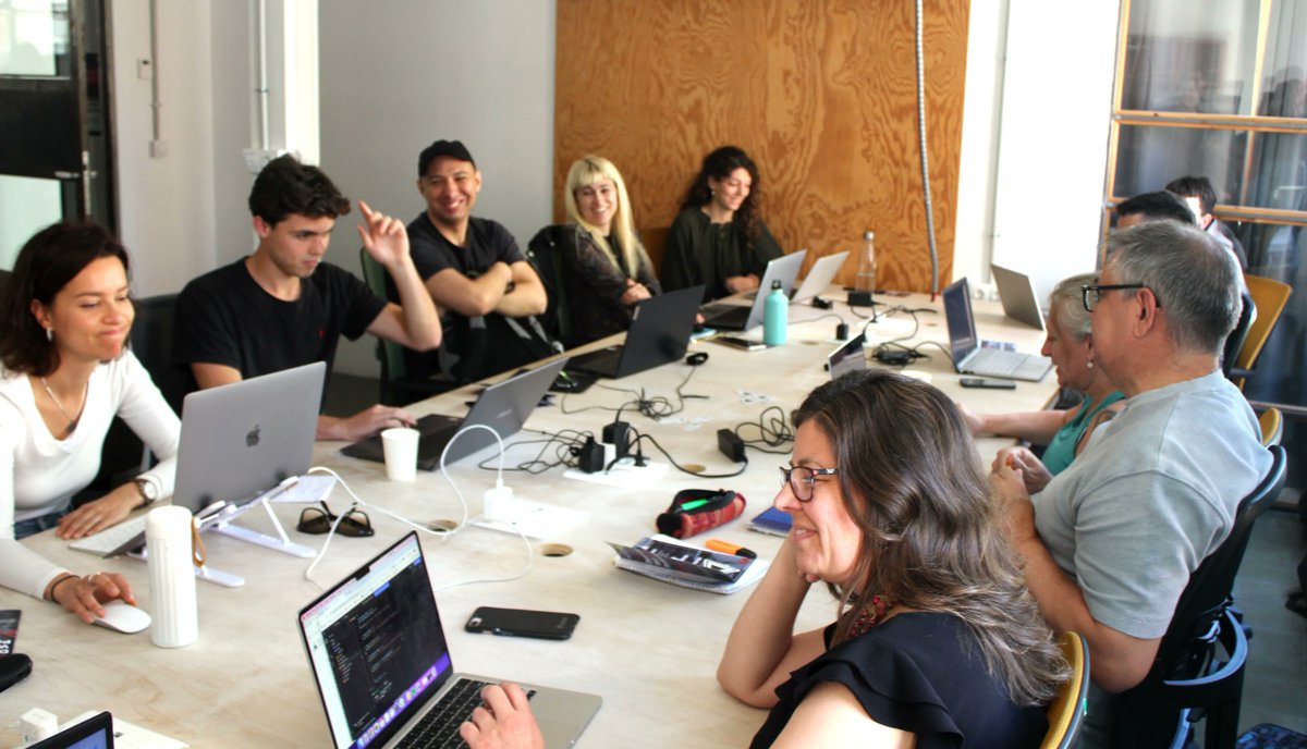 refactorproject's tweet image. Hoy hemos tenido un taller de Iniciación a la Programación Web, para ofrecer la oportunidad de tirar las primeras líneas de código a quienes tienen curiosidad por el mundillo de la programación.
#aprendiendojavascript #tallerdeprogramacion