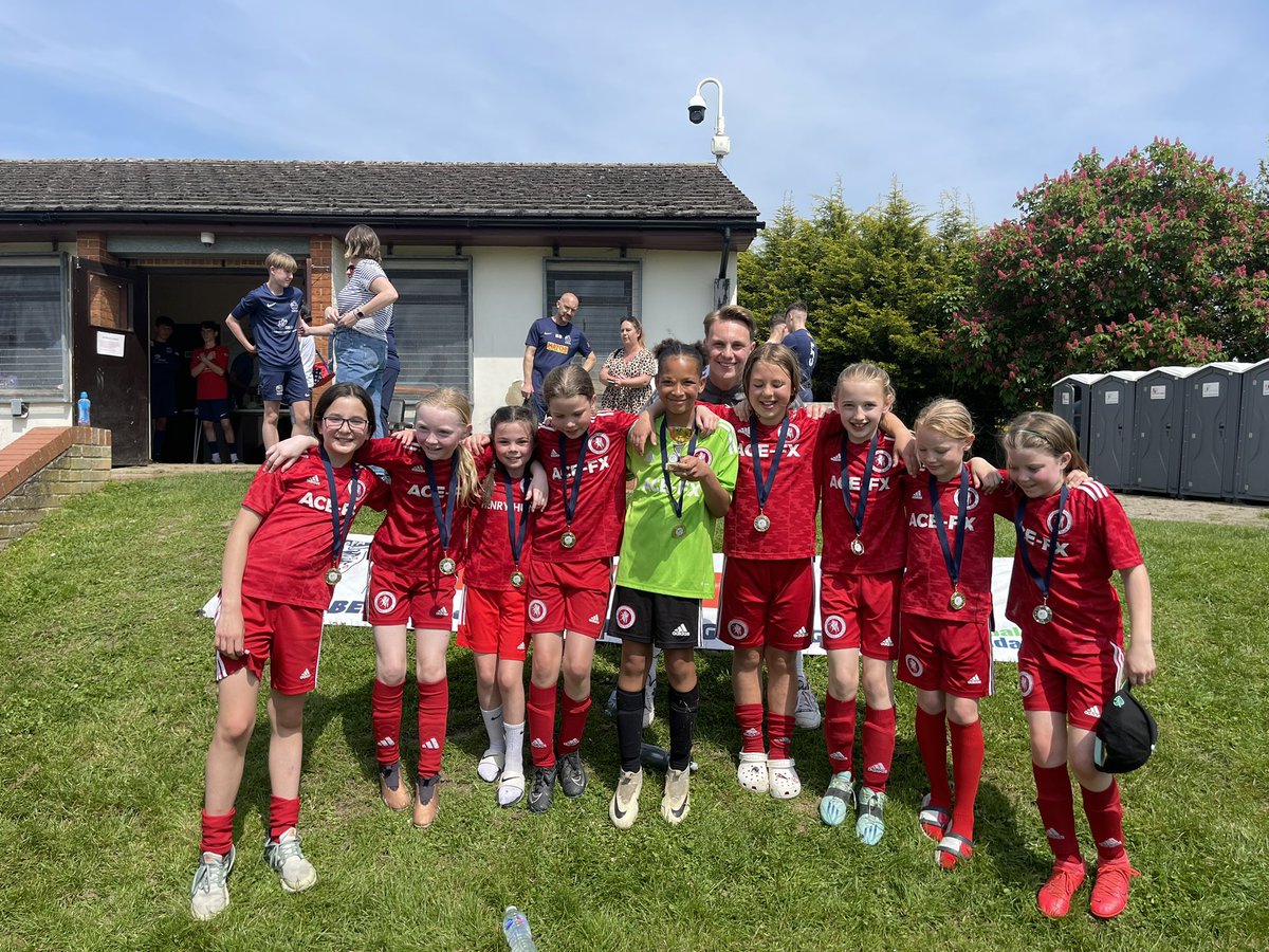 1st one of the summer with the U10s 🏆🤝