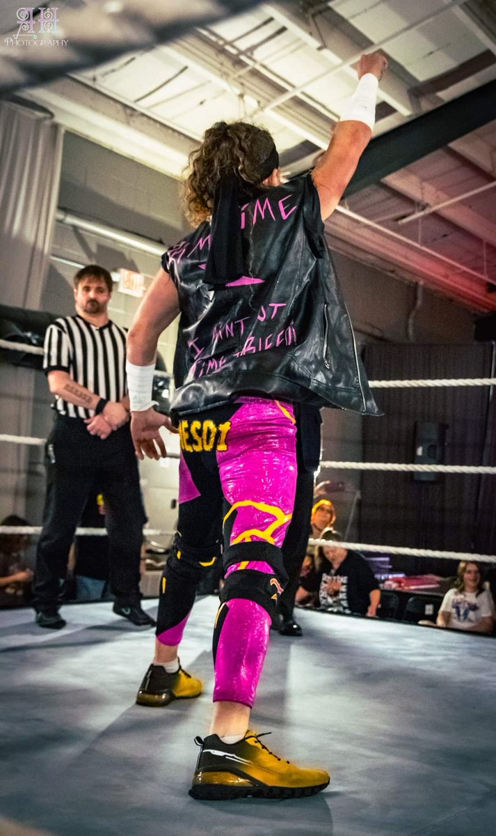 PRIMETIMEMESD1's tweet photo. We turn this dream to stone, and we all die YOUNG!!

#SteelDragon @AHPhotosMedia camera 📸 💥 https://t.co/Fx0HCLzWw9