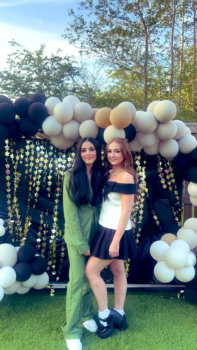 samina_monaghan's tweet image. 🍀#HH🍀 🥂🥂 Suprise🎉🎉🎉 21st Birthday 🎂 to @india_marwaha 💕💕 @CelticFC  
#LetsHaveFun 🎉💓🥂☀️🎂💫