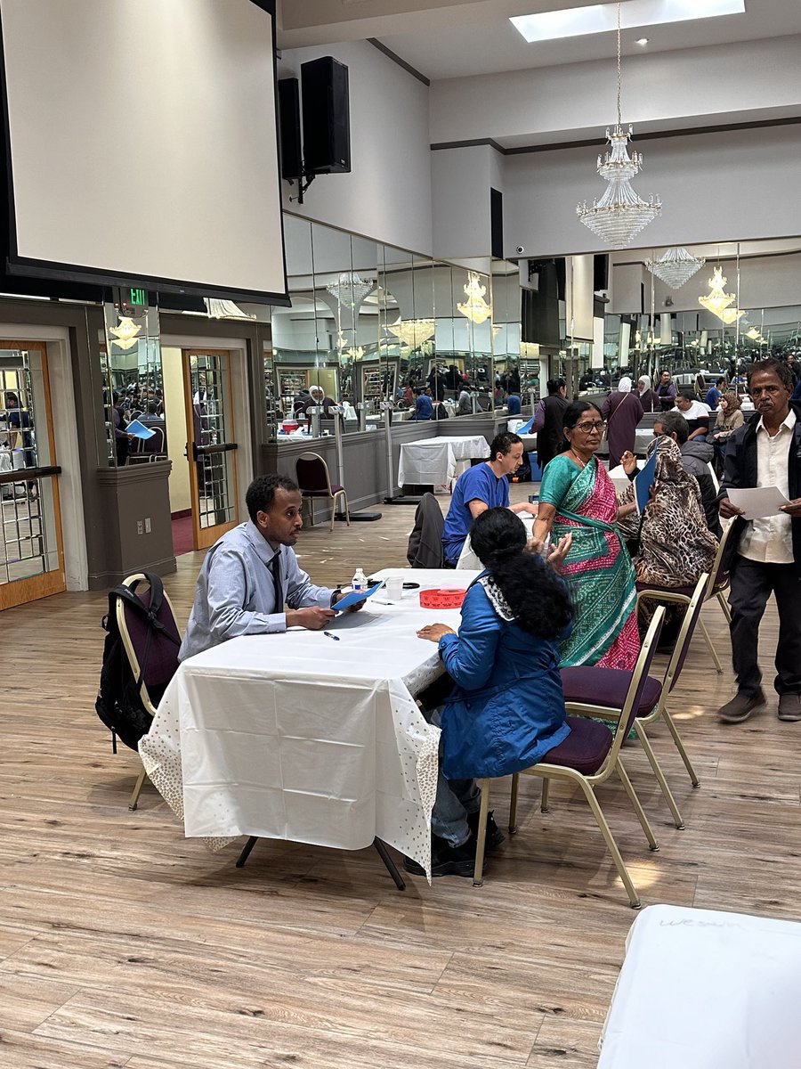 Our South Asian Cardiovascular Clinic, led by ⁦@santoshgmenon⁩, hosted a health fair this morning at the Islamic Centre. Pictured are two of our awesome fellows ⁦@HanadBashirMD⁩ and Dr. Ahmed El-moghraby. ⁦@ChristHospital⁩