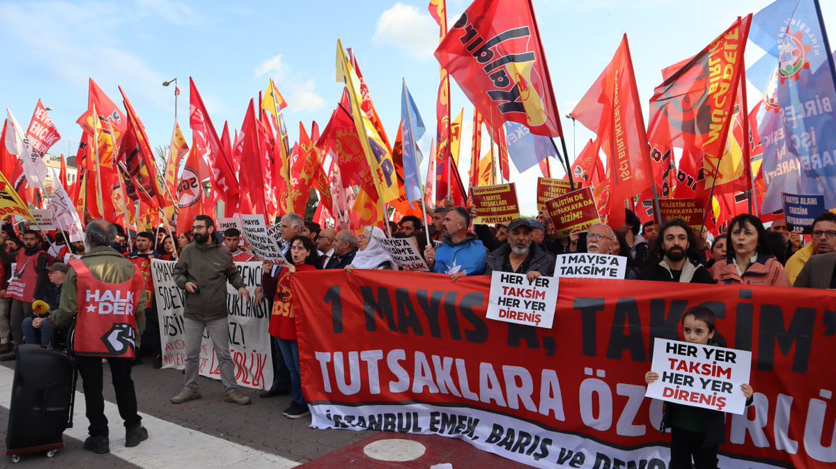Kadıköy'de 1 Mayıs tutsakları için eylem: 'Taksim'i de arkadaşlarımızı da alacağız' yenidemokrasi34.net/kadikoyde-1-ma…