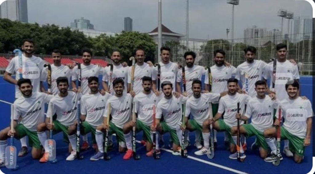 Love you heroes ❤️ 🇵🇰 Thanks for reviving our interest in hockey.. We are proud of you.