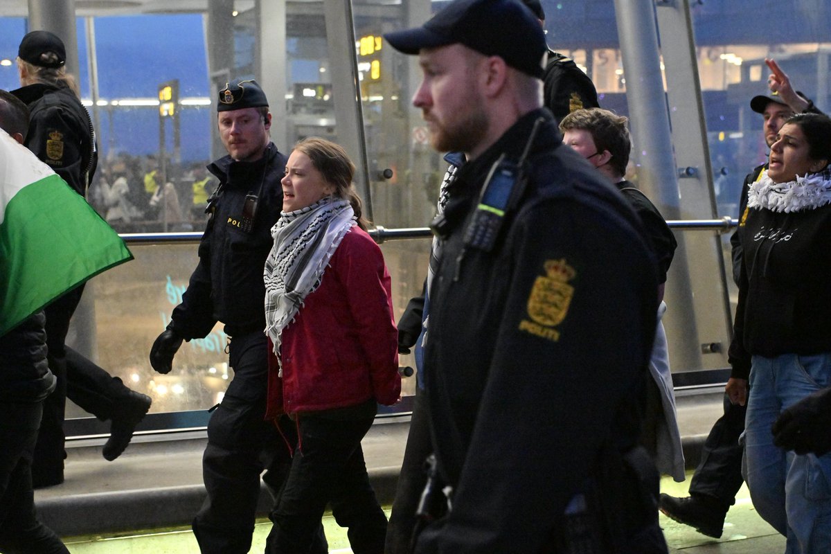 Victor Pressfeldt (@vpressfeldt) on Twitter photo Greta är fri men bortförd igen. Demonstranter ansluter hela tiden vid Hyllie och polis forskar bort dem igen. Greta är fri men bortförd igen. Demonstranter ansluter hela tiden vid Hyllie och polis forskar bort dem igen.