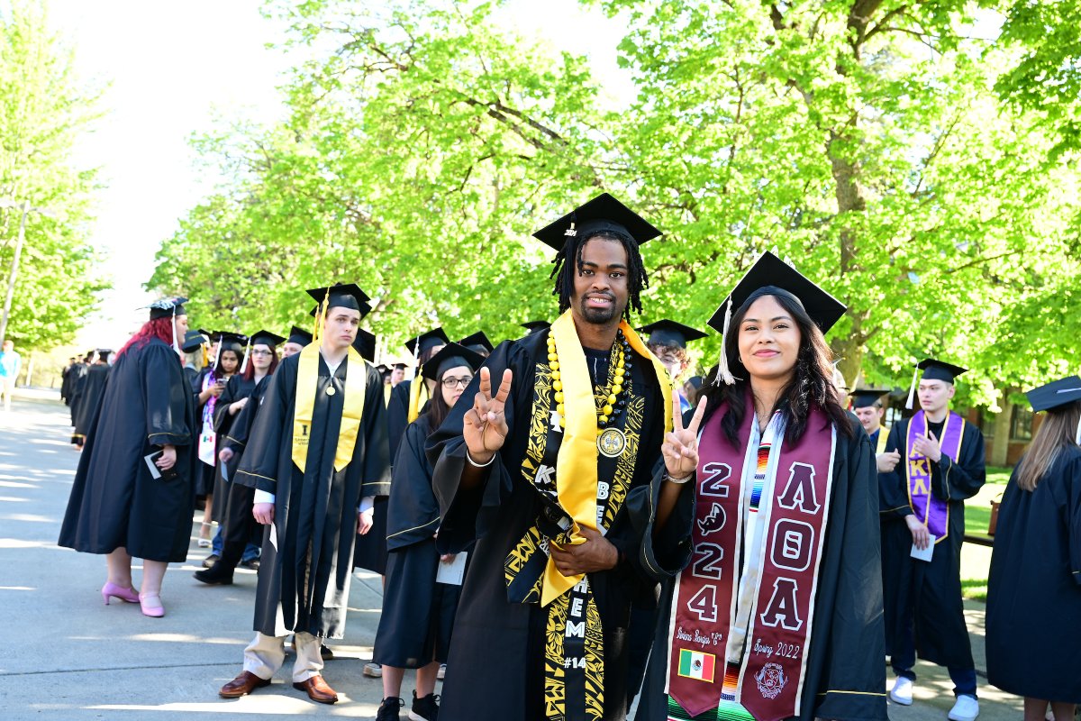 uidaho's tweet photo. Walked into the Kibbe as a student, walked out as a #vandalgrad. https://t.co/3ikhWRHz1h