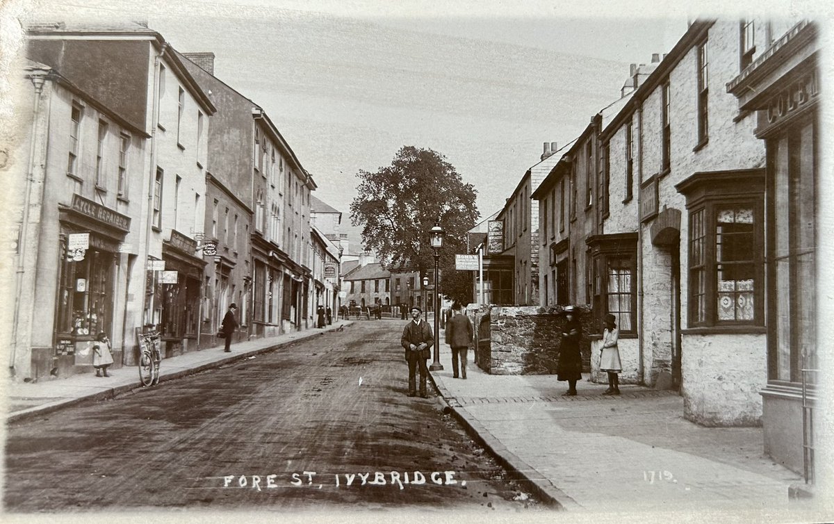 Fore Street, Ivybridge. Early 1900s.