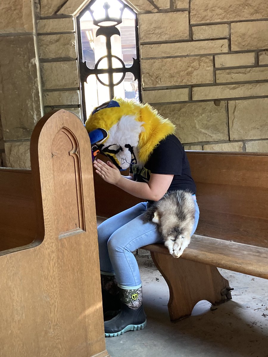 lambcorpsess's tweet image. At the church #repenting hoping God will forgive me for being a heavymedic fan