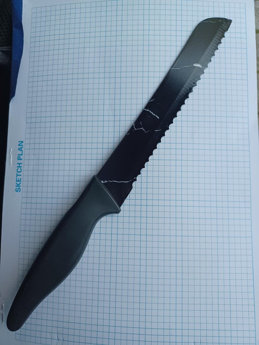 East Area Proactive Syndicate #EAPAS arrested a youth yesterday for attempted robbery after calls to police re a male waving a knife in #ROMFORD. 470EA @LocalCrimeBeats @RomfordRecorder @HaveringDaily