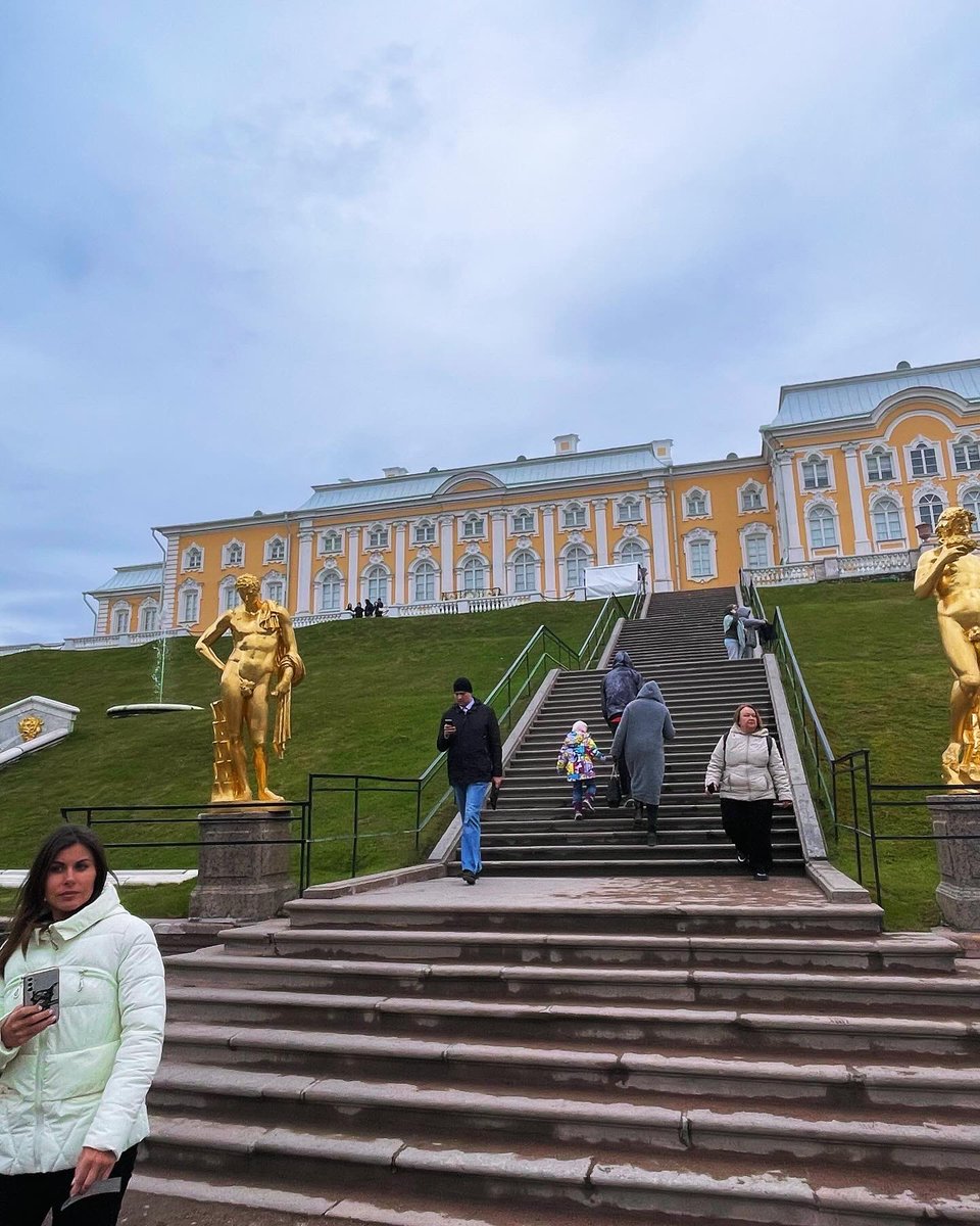 Shurvanovna's tweet photo. One of the most beautiful places in the world created by a brain and sense of humour of one genius man☺️🤩 #Petergof #Петергоф https://t.co/NklO9cbfIj