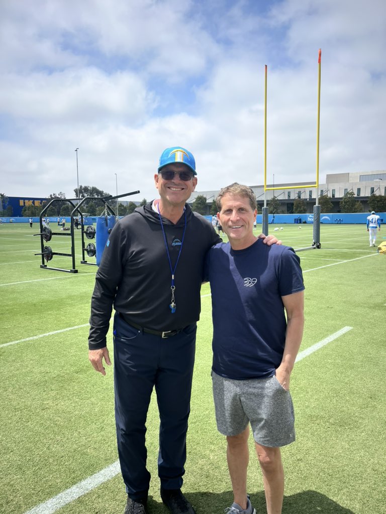 Great time catching up with @CoachJim4UM before @chargers Rookie Minicamp ⚡️