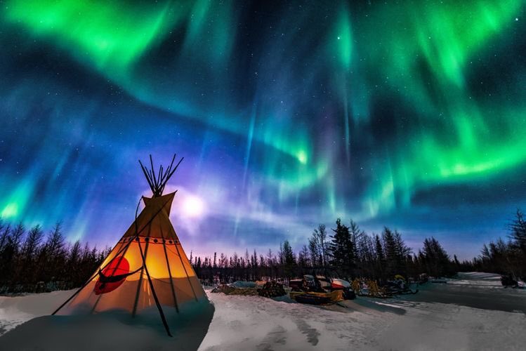 The Algonquin tribes believe the northern lights are a sign that the Creator’s still thinking of them — despite being so far away.