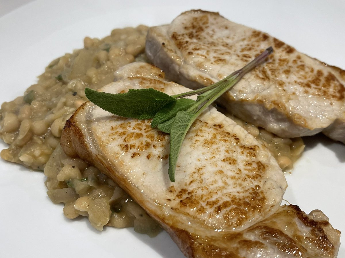 Pork steaks, mashed haricot beans with a fuckton of garlic, and fresh sage from the garden. The sort of thing you can have when you know you’ll be sleeping on your own……😬