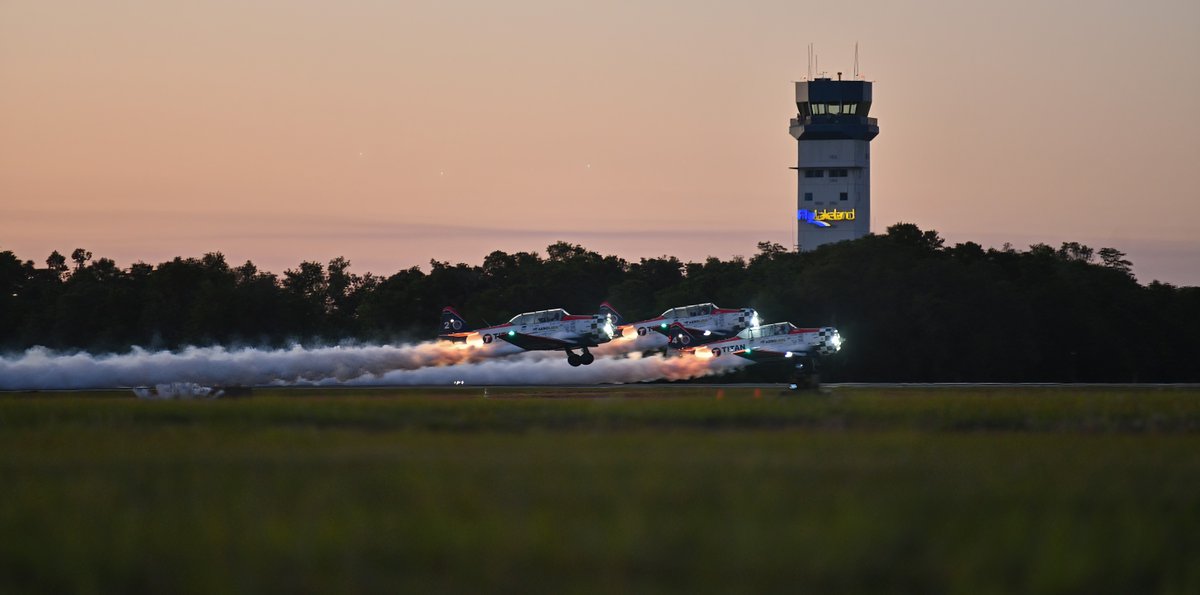The TITAN Aerobatic Team hits different at night. Do you prefer your Titan by day or twilight? 😁 📸 Mike Brown