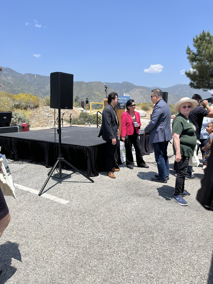 We joined @SenAlexPadilla & @RepJudyChu in asking @POTUS to use the #AntiquitiesAct to add 109K acres of public lands to the San Gabriel Mountains National Monument and he delivered! Today we celebrate this huge accomplishment & the protection of the #sangabrielmountainsforever.