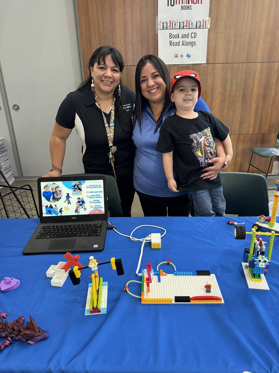 Always a great time with my bestie @mromod_ART ❤️ Today at the book giveaway, we were promoting our STEM Clubs at Escontrias STEAM Academy as well as our Pre-k 3’s program. Good things are happening at Escontrias, come be a part of it! 💙 @Escontrias_ES #STEAMacademy #TeamSISD