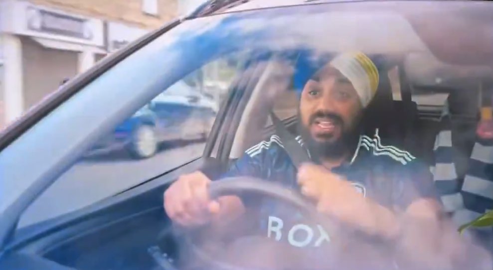 So lucky to be able to make cool memories like this with my lad, let’s hope #LUFC can get to #Wembley so we don’t look totally daft 🙃
#SkySports #TVadvert 
<a href="/LookASingh/">Look! A Singh! 🧡</a>