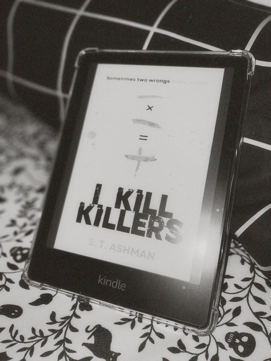 Been on a Thriller kick lately 🔪🩸📖 
#book #BookRecommendation #bookish #readerscommunity