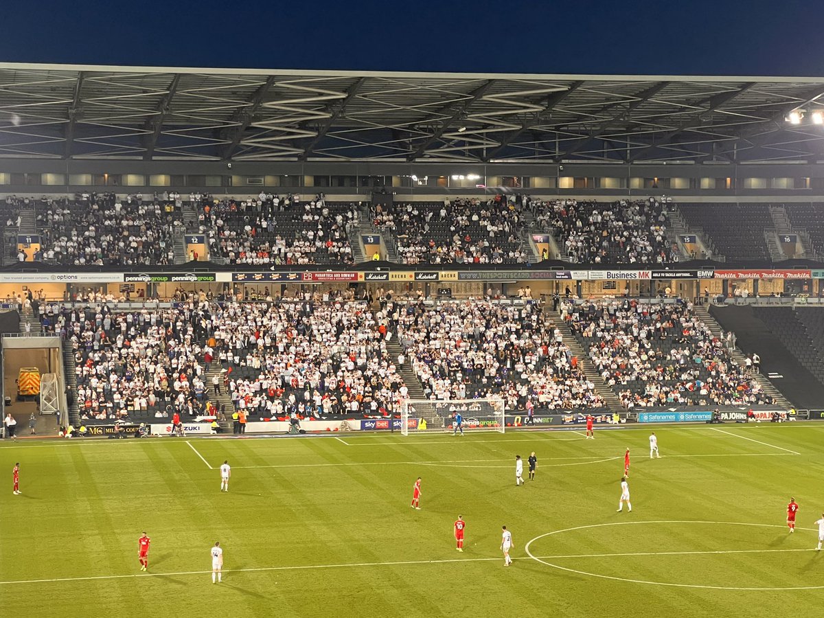 MK Dons fans already leaving. Only 68 minutes played. 🤣

@crawleytown  #TownTeamTogether
@MKDonsFC #MKDons
@SkyBetLeagueTwo @efl
#EFLPlayOffs
