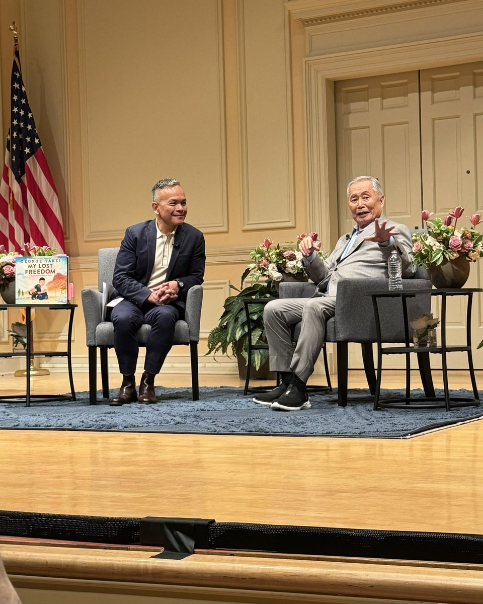 An honor to meet @GeorgeTakei and hear his story of being sent to a Japanese American concentration camp at the age of 5. Though we may fall short of our highest ideals, his unwavering trust and hope in the promise of American Democracy was inspiring. Live long and prosper! 🖖