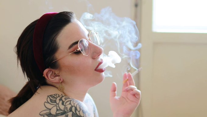 New smoking video on YouTube <3 https://t.co/ps7aUv6Q92 https://t.co/2VBHt9q5CH