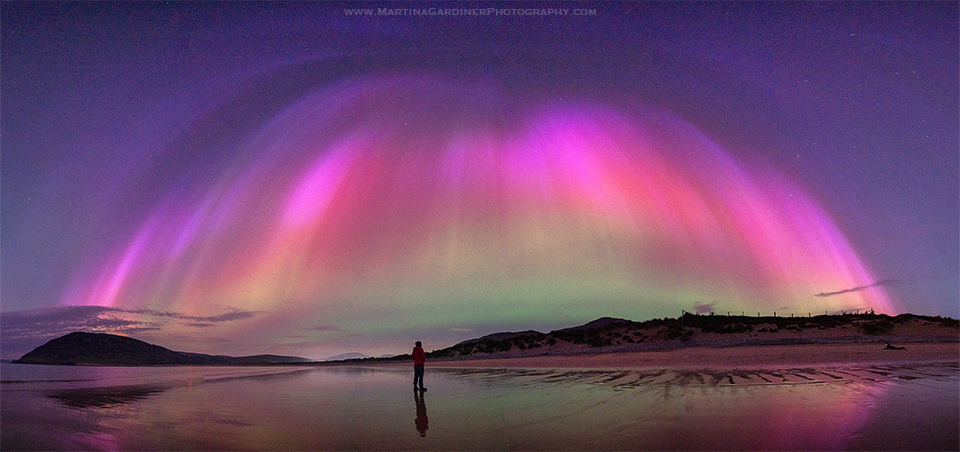 Tullagh Strand Aurora - The scene last night around 11.30pm when the display stretched over 180 degrees and I got to stand under it #Inishowen #Donegal #Aurora