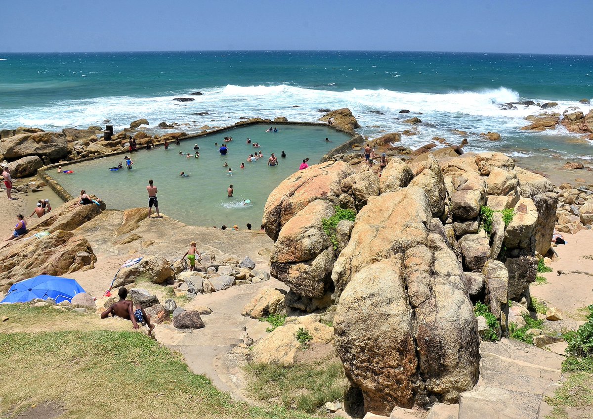 GrumpyRozz's tweet image. Tons of bikers on Harleys down today, it ROCKED on the beach front, rock and roll music. This is what life is about. Living the life in the UK at its very best. 🫶Much MUCH needed day off and it was wonderful.