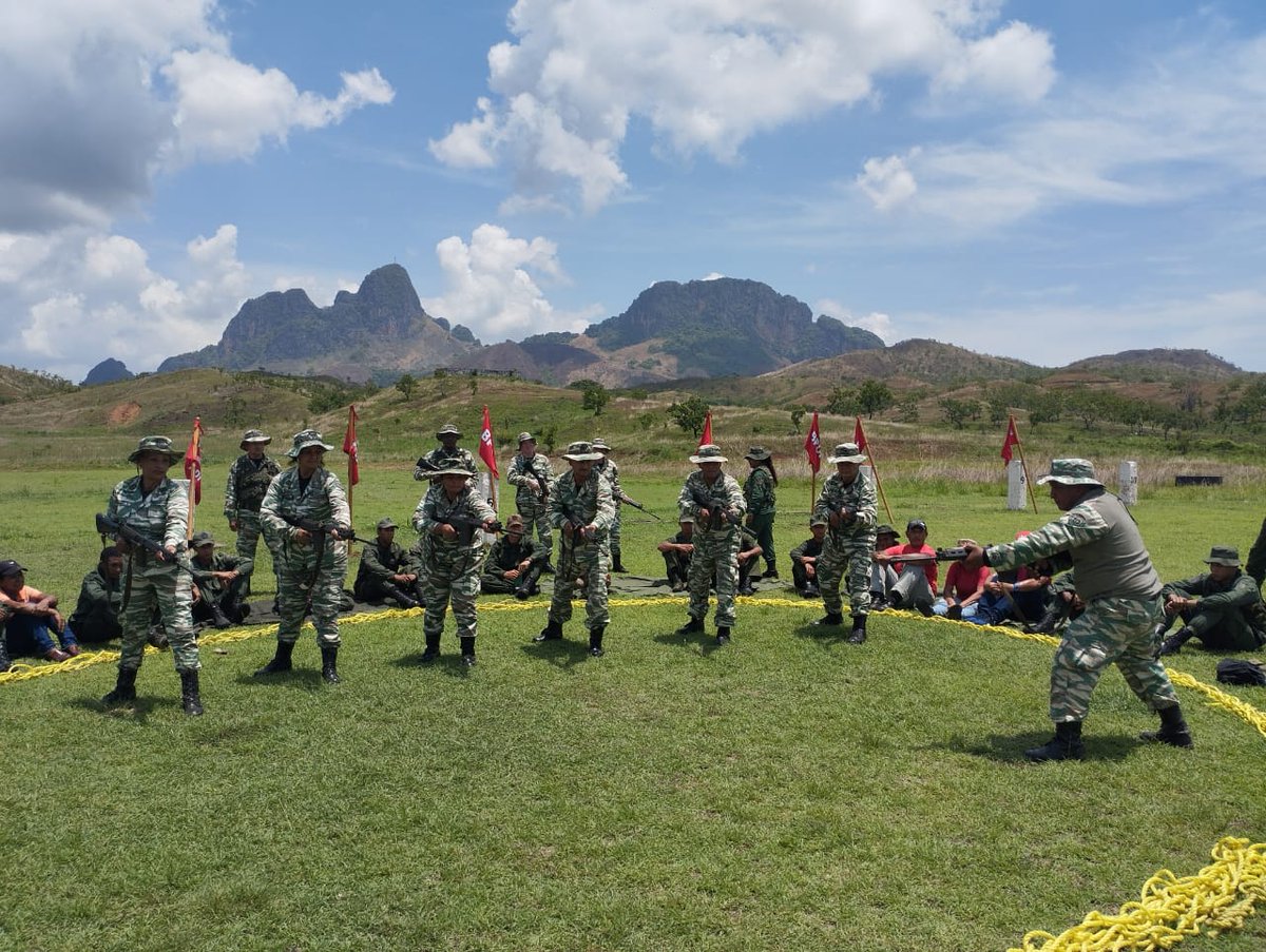 Desde el Área de Defensa Integral 351 'CONOPOIMA', nos muestran como fue el adiestramiento, bajo el Método Táctico de Resistencia Revolucionaria (MTRR); haciendo énfasis en su disciplina número 12: 'Sobrevivir'; específicamente en lo referente a 'Defensa Personal Militar'.