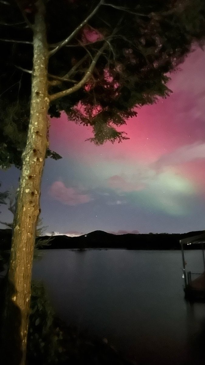This is an amazing view of the #NorthernLights from Blue Ridge, GA 📷: Jamie Chastain Petrillo