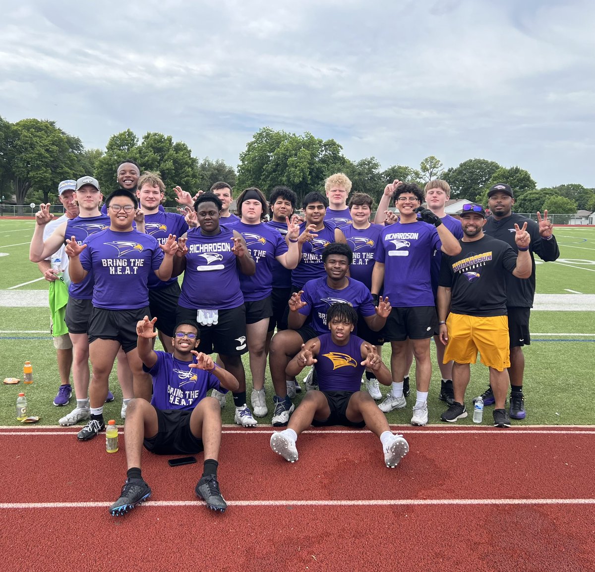 <a href="/Richardson1FB/">Richardson Football</a> Trench Mob 🥞⛓️putting in work at the  South Garland Big Skill Challenge #KeepClimbing 🦅<a href="/Coach_KHolloway/">Coach_KHolloway M.Ed</a>