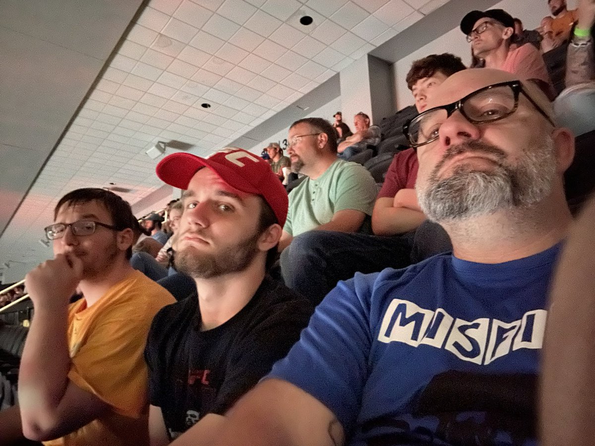 77ChrisD's tweet image. #UFCStLouis #UFCSTL