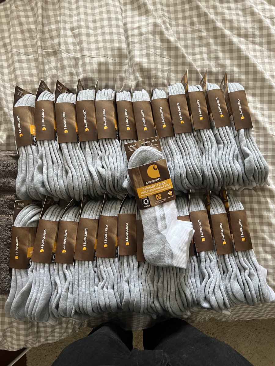 wesbos's tweet image. Standardizing on one sock type is the ultimate life improvement
