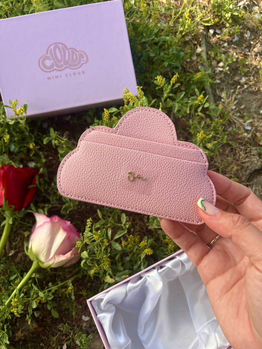 truly designed the cutest pink cardholders ever 🌷😍