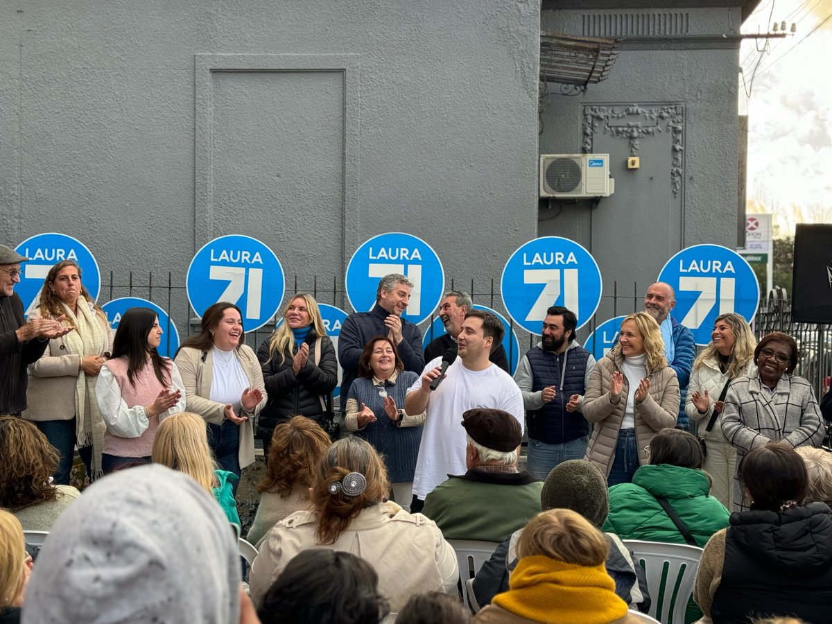 ¡Llegamos a Paso Molino con toda la energía! A casa llena, abrimos las puerta de una nueva sede en Santa Lucía 4361, acércate y conoce nuestras propuestas para que juntos #HagamosHistoria 💪