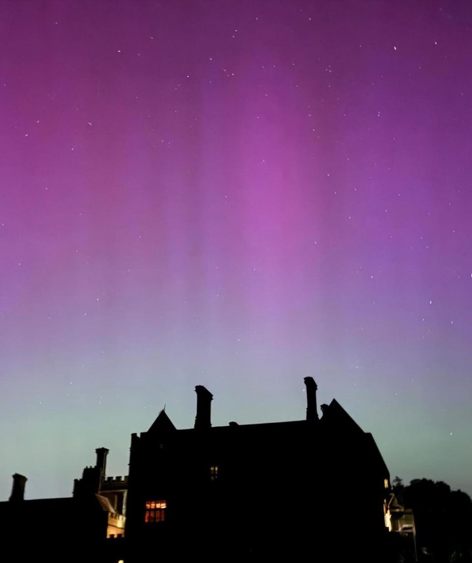 Our Lady in Kent near Benenden reports this Northern Lights display at 2258 on Saturday night. Good morning, it's now SUNDAY as it's all change for the weather across the UK today.