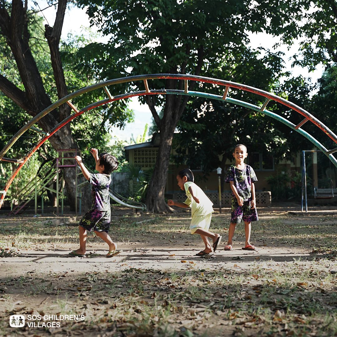 Dengan #DimulaiDariKeluarga, yuk buat anak-anak merasakan masa kecil yang bahagia, menyenangkan dan tak terlupakan!

Selamat hari minggu dan menghabiskan waktu bersama keluarga, Sahabat💙

#DesaAnakSOS #TogetherForChildren #NoChildAlone