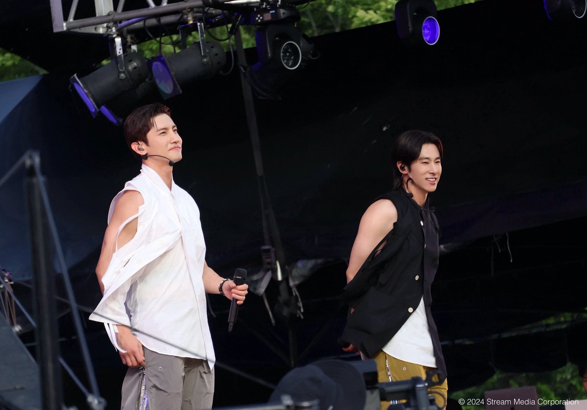 昨日、大阪の万博記念公園で開催された『#ごぶごぶフェスティバル』に #東方神起 が出演しました🎪 イベントのレポートと、会場で撮影したユンホとチャンミンの写真やステージショットを #Bigeast ファンクラブサイト【STAFF REPORT】に公開しました🎤 ぜひご覧ください🐥 bigeast.smtown-fc.jp