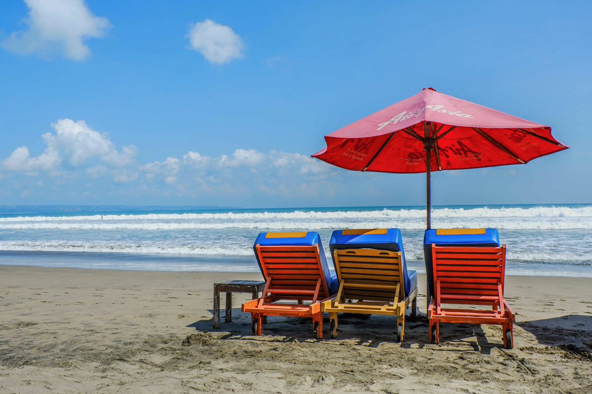 La playa de Seminyak en Bali, Indonesia 🇮🇩 en el año 2022. #alldaytraveling #amoviajar #aroundtheworld #beautifuldestinations #placestogo #discoverearth #destinationearth #igglobalclub #greatphoto #bali #indonesia #seminyak