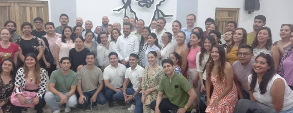 🇨🇺 Este sábado estuvimos también en la sede del @MINSAPCuba, donde @zoerobledo, director general del @Tu_IMSS, y la delegación que lo acompaña, intercambiaron con médicos mexicanos que realizan en #Cuba su especialidad y concluyen estudios a finales del presente año.