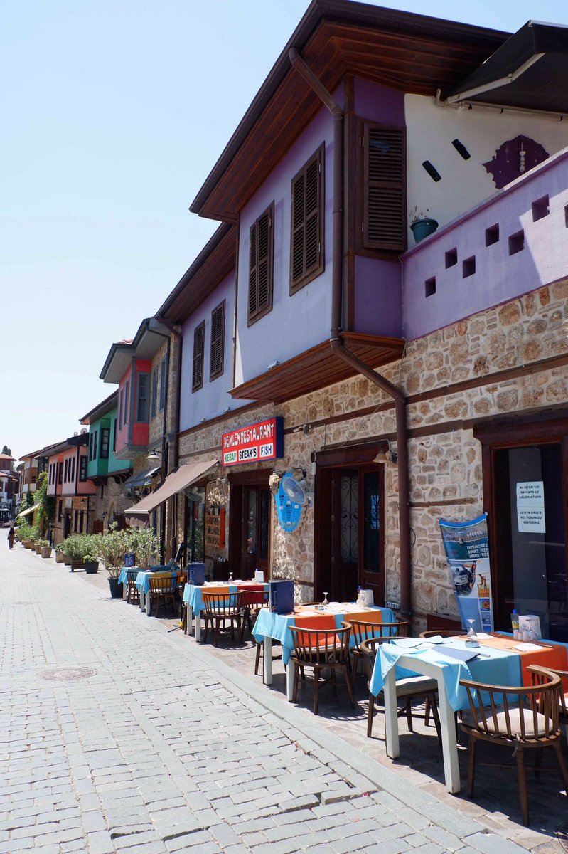 Callejeando por Antalya, Turquía 🇹🇷 en el año 2021. #alldaytraveling #amoviajar #aroundtheworld #beautifuldestinations #placestogo #discoverearth #igtraveller #igworldtrip #igglobalclub #greatphoto #antalya #turquia